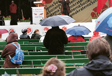 Socialdemokrater + Bruce = sant? Biografierna talar sitt tydliga språk. Sossarna saknar stjärnglans.