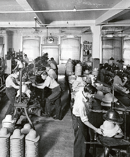 Fabriksarbetare i Sydney, 1941. Foto: Sam Hood / Wikimedia Commons
